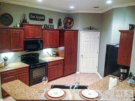 4th image of 2225 Garden Gate Cir