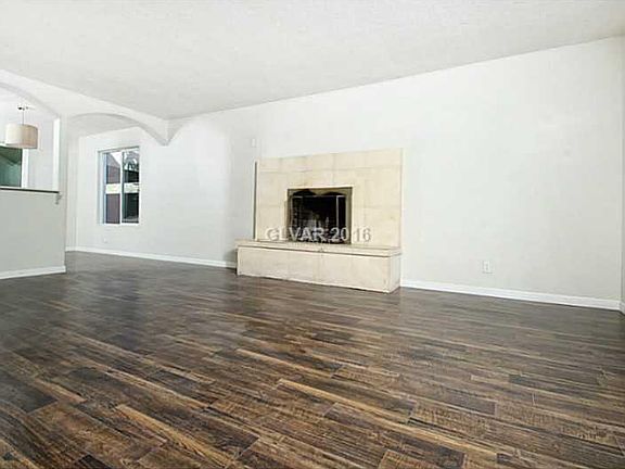 3rd image of 2319 Poplar Ave