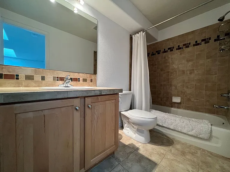 533 Laramie Blvd — Photo 10