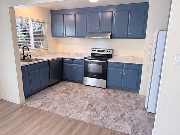 3rd image of 2073 Aldengate Way Unit 1