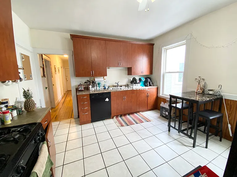 24 Willis St — Photo 17