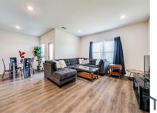 4th image of 809 Fueller Dr