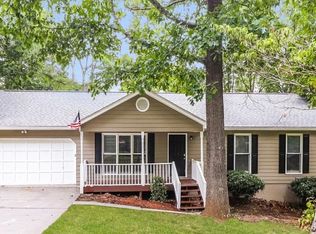 1518 Oakleaf Dr, Auburn, GA 30011