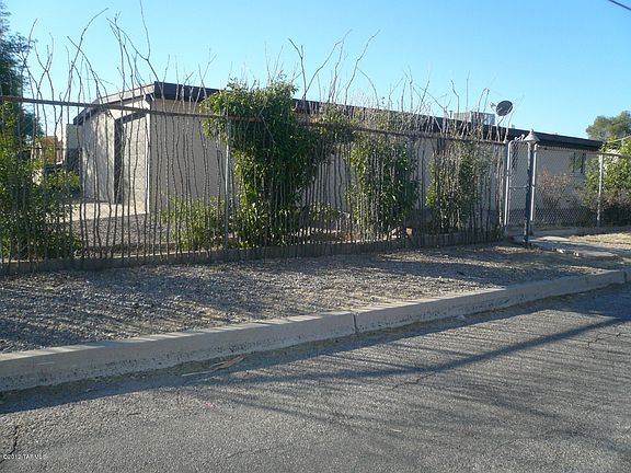 3rd image of 3258 E Monte Vista Dr