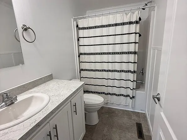 13 Smithfield Dr, Smithfield, PA 15478
