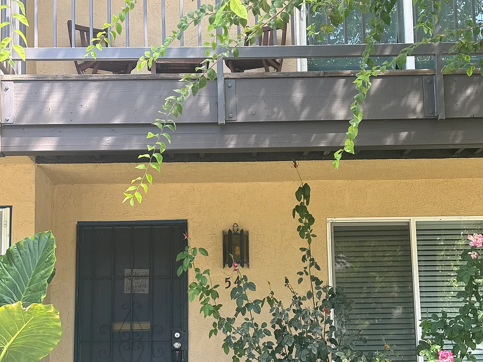 52 W Elliot St #54
