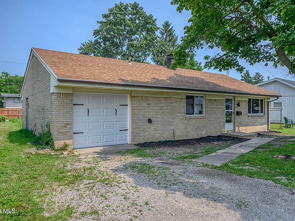 3rd image of 1328 Cady St