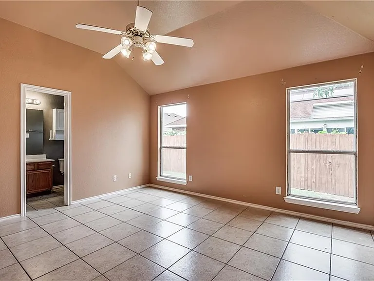 3427 Bellville Dr — Photo 12