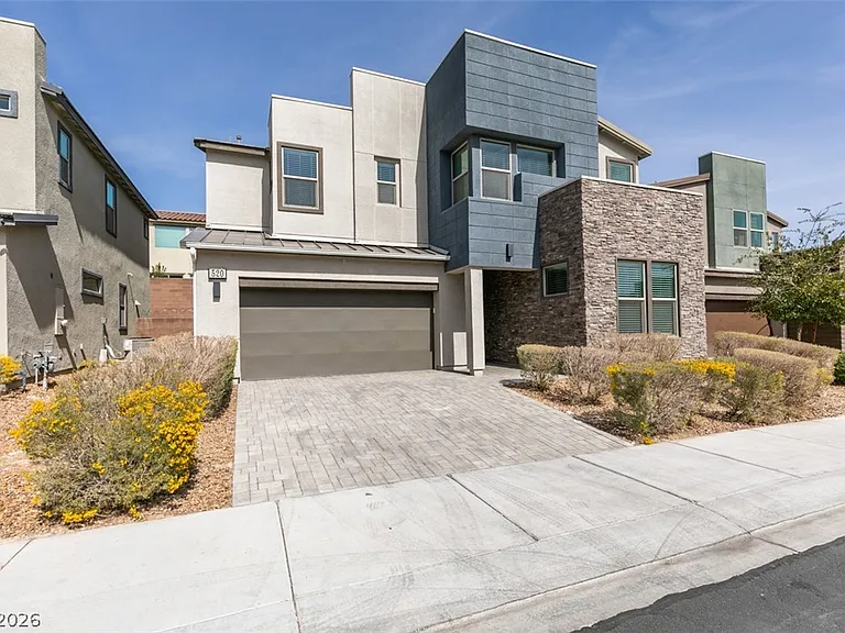 520 Founders Creek Ave — Photo 2