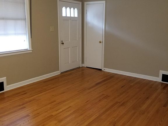 5th image of 142 Mary Miles Dr