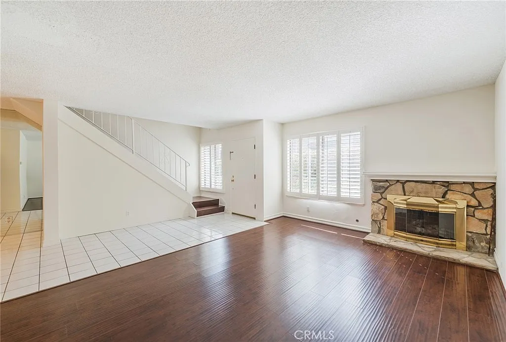 3 bed, 2.5 bath, 1478 sqft, $4,500 — Photo 2
