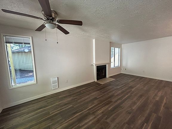3rd image of 7120-7130 Montauk Cir #7124