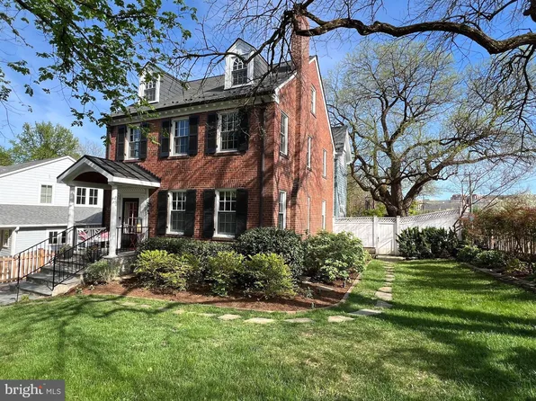 106 Cedar St, Alexandria, VA 22301