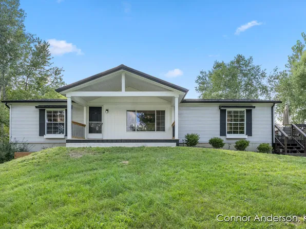 15627 24th Ave, Marne, MI 49435