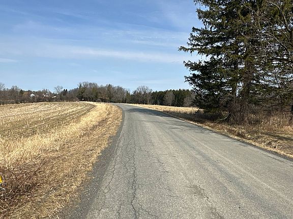 4th image of 390 Ridge Rd