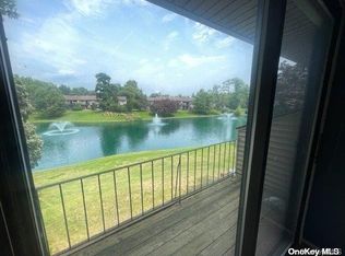 83 Northgate Cir, Melville, NY