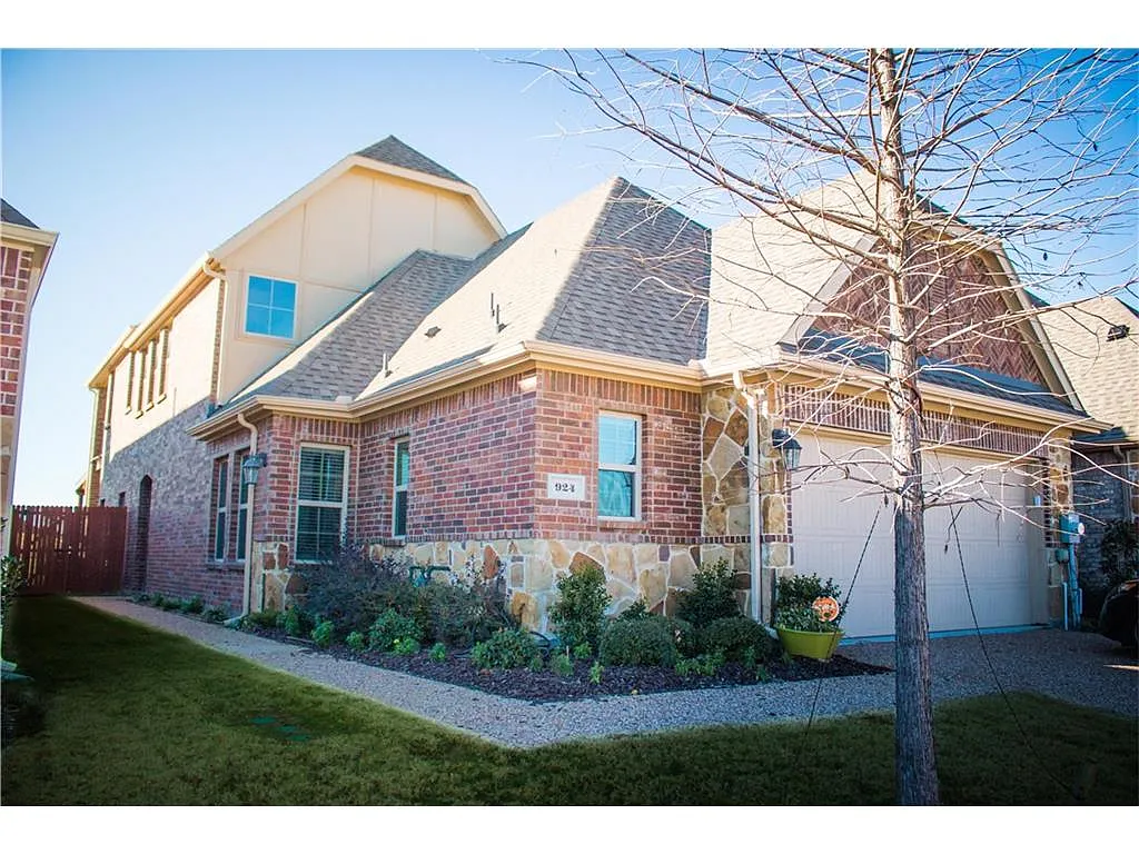 Building Photo - 924 Eagle Creek Trl