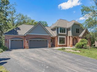12728 Diamond Dr, Burnsville, MN 55337