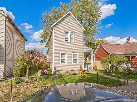4th image of 588 Reinhard Ave
