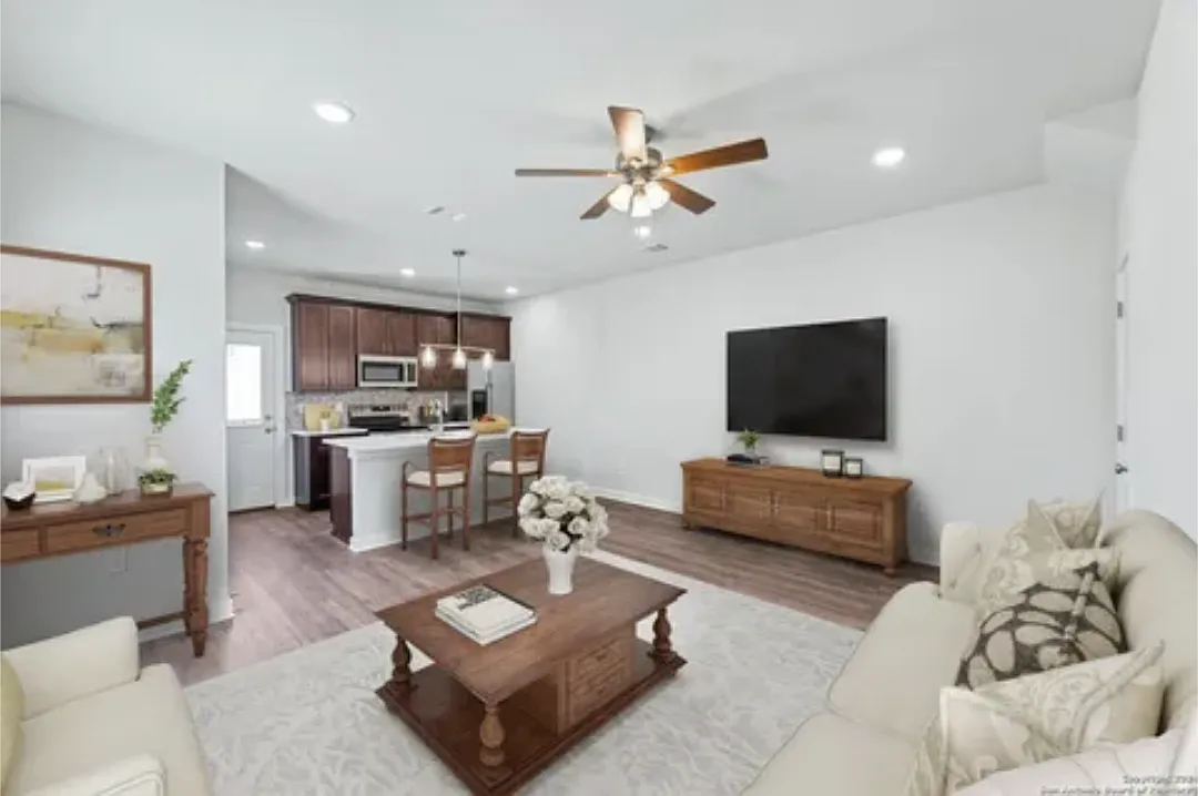 810 South Walters Street, Unit 102 — Photo 4