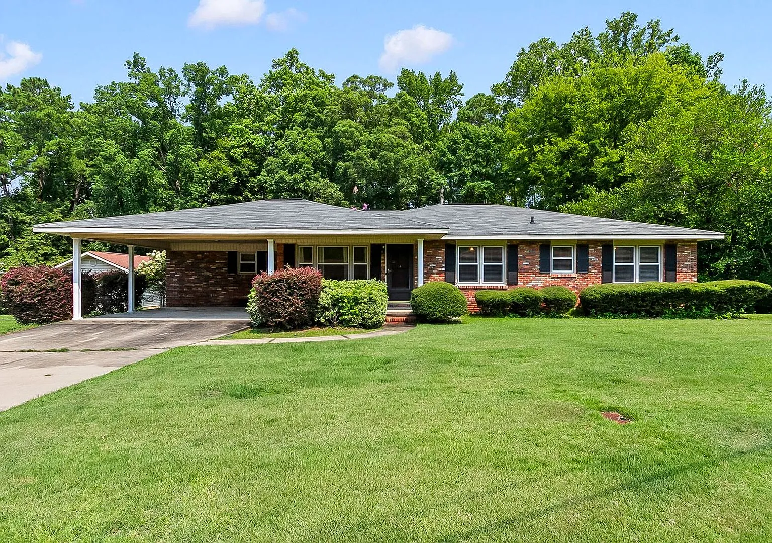 2496 Valley View Lane 3 Bed 2 Bath Available Now! — Photo 1