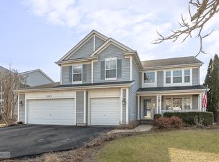 2417 White Barn Rd, Aurora, IL 60502