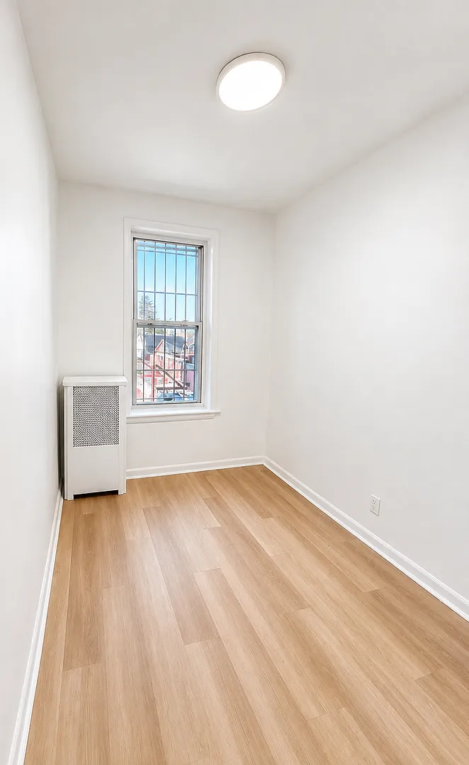 Brand New 2 Bedroom Renovated Apartment for Rent — Photo 4