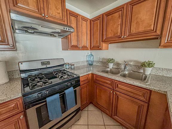 5th image of 215 S Occidental Blvd #307