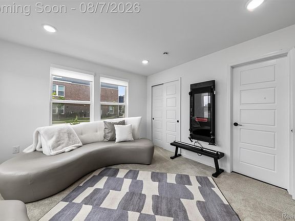 5th image of 43160 Atwood Ave #10
