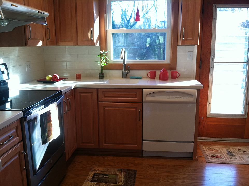 1st image of 4418 Cresthill Dr
