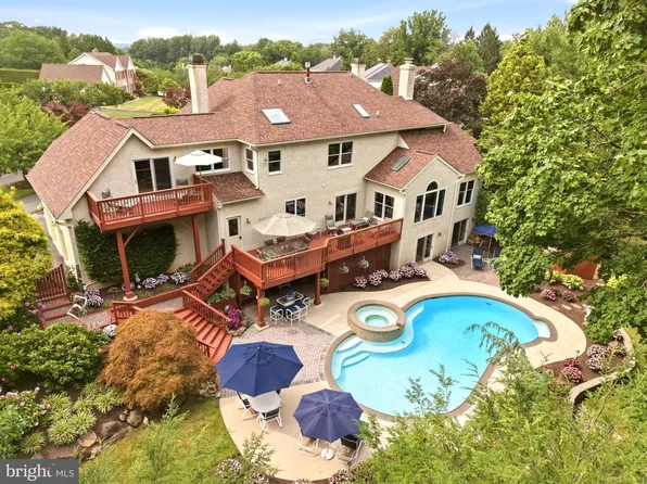 13 Chesterland Dr, Thornton, PA 19373