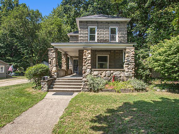 2nd image of 109 Park Dr