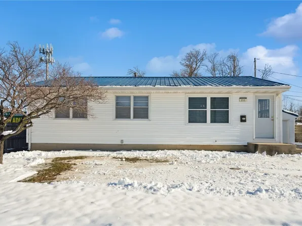 211 Edgewood Rd NW, Cedar Rapids, IA 52405