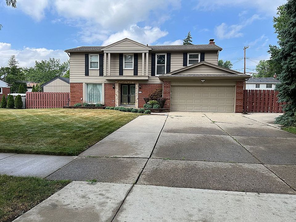 1st image of 21420 Virginia Dr