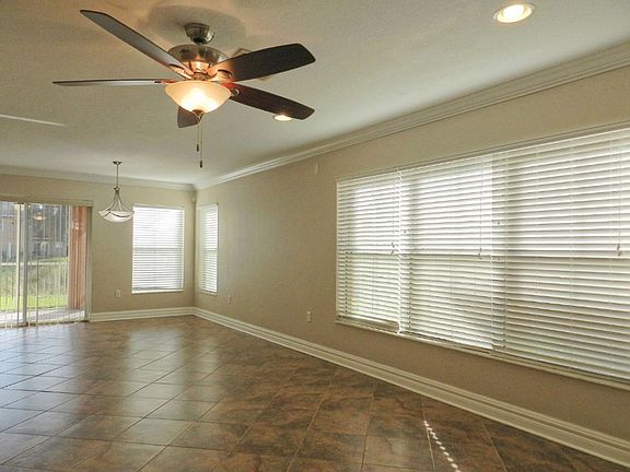 5th image of 10837 Kensington Park Ave
