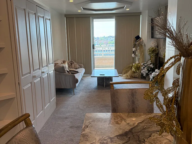 100 Harborview Dr #306 — Photo 4