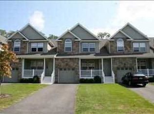 7 N River Dr, Beacon, NY 12508