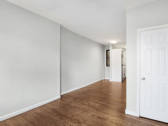 3rd image of 154 E 106th St APT 4A