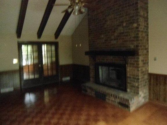 4th image of 24 Camelia Dr