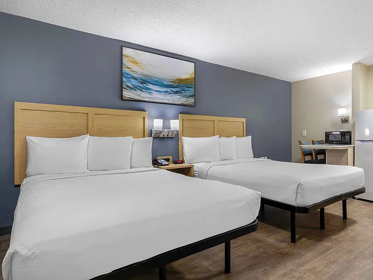 Studio Suite - 2 Full Beds