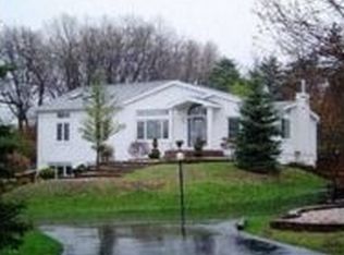 1820 Ormond Rd, White Lake, MI 48383