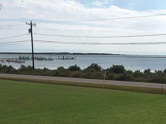 5th image of 901 Bayshore Dr