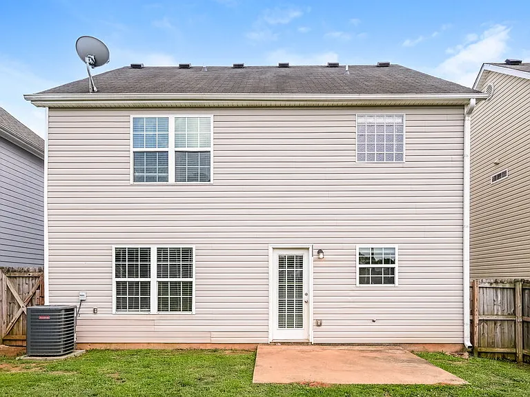 1876 Simmons Ln — Photo 17
