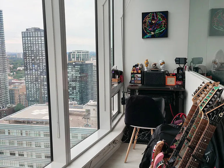 197 Yonge St #2914 — Photo 2