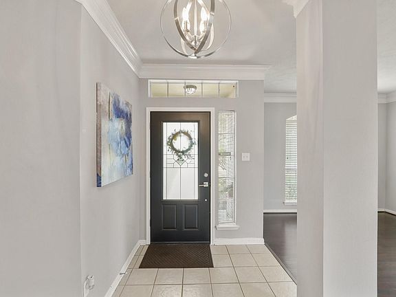 4th image of 2422 Waterwood Dr