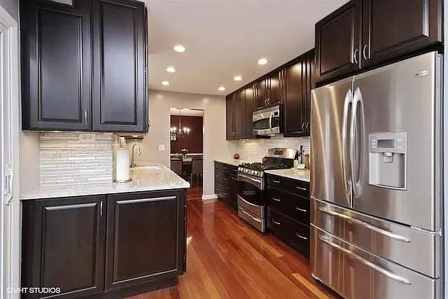 880 Tanglewood Dr — Photo 3