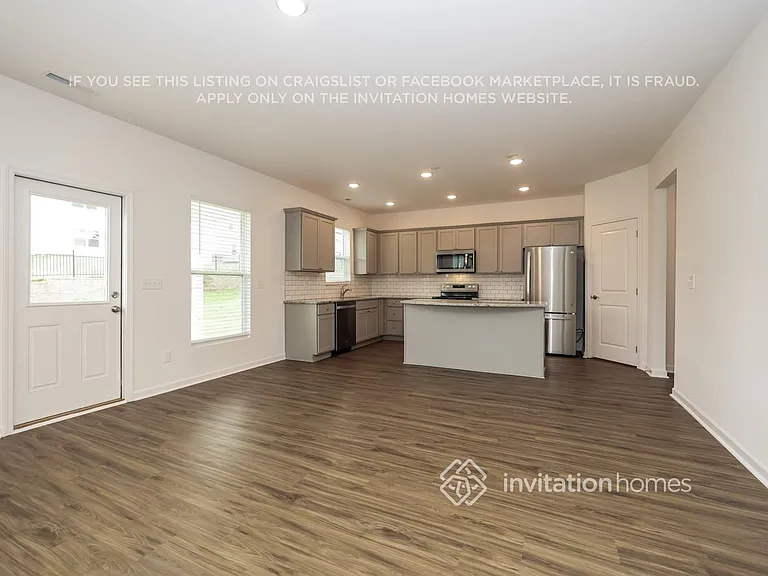 3810 Lantern Ln — Photo 6