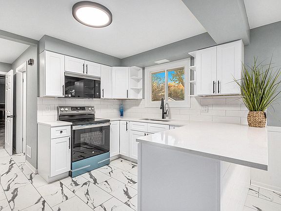 5th image of 143 Blain Ave