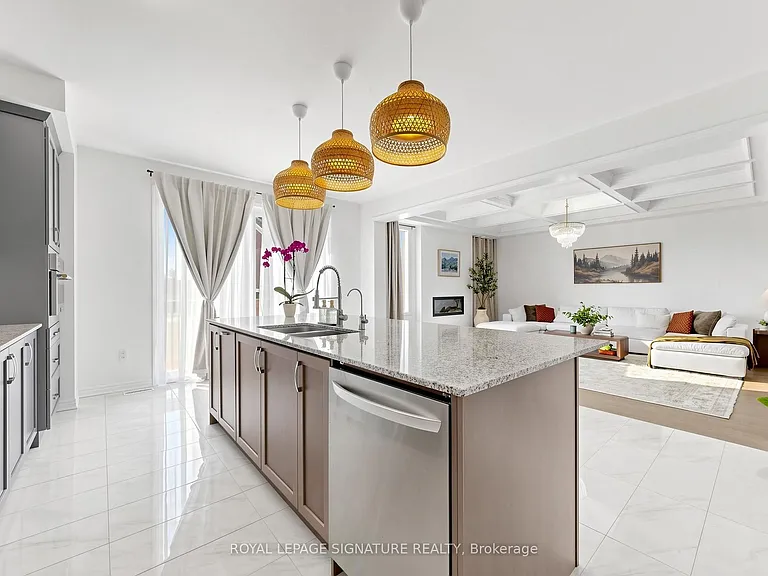 635 Newlove St — Photo 12