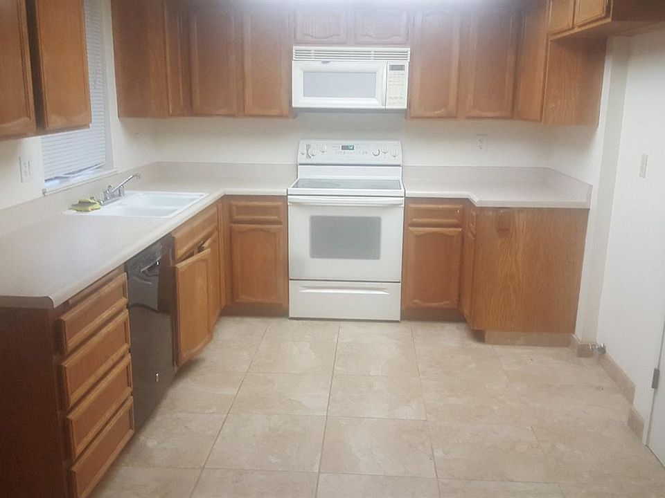 2nd image of 4204 Poach St